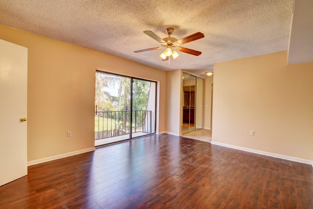 SHERWOOD LAKES - Residential