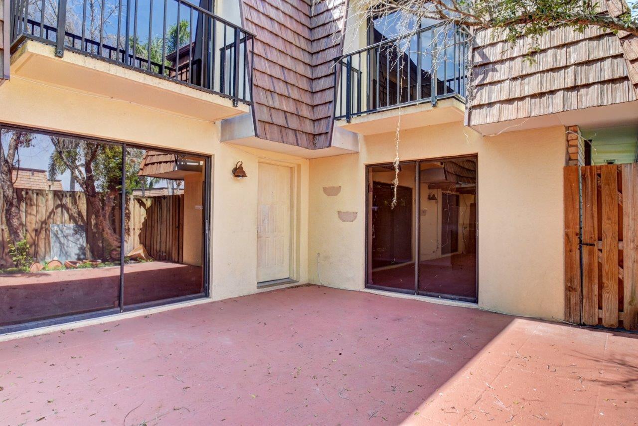 SHERWOOD LAKES - Residential