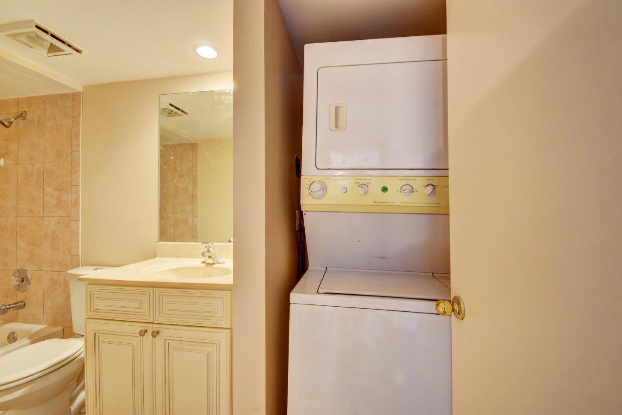 SHERWOOD LAKES - Residential