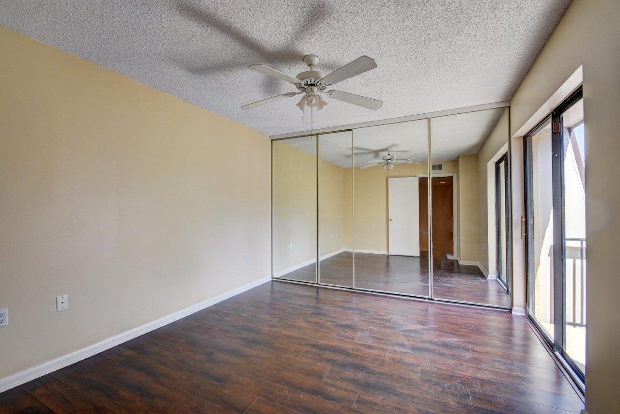 SHERWOOD LAKES - Residential