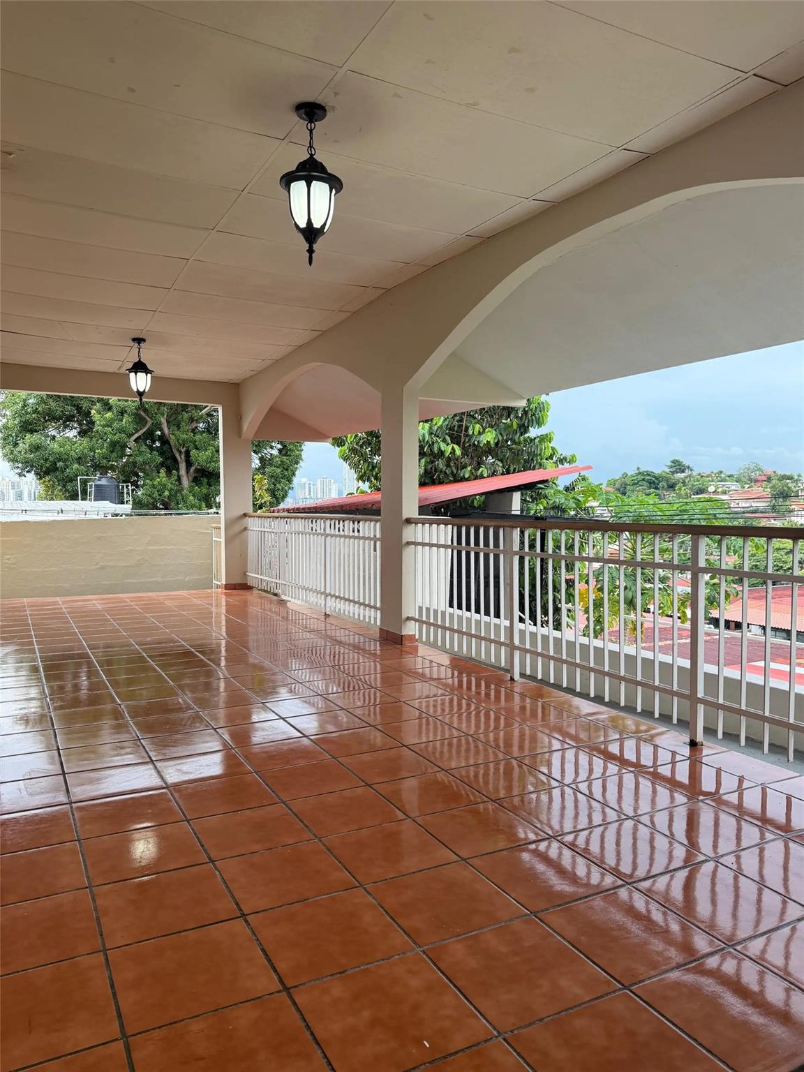La Gloria - Residential