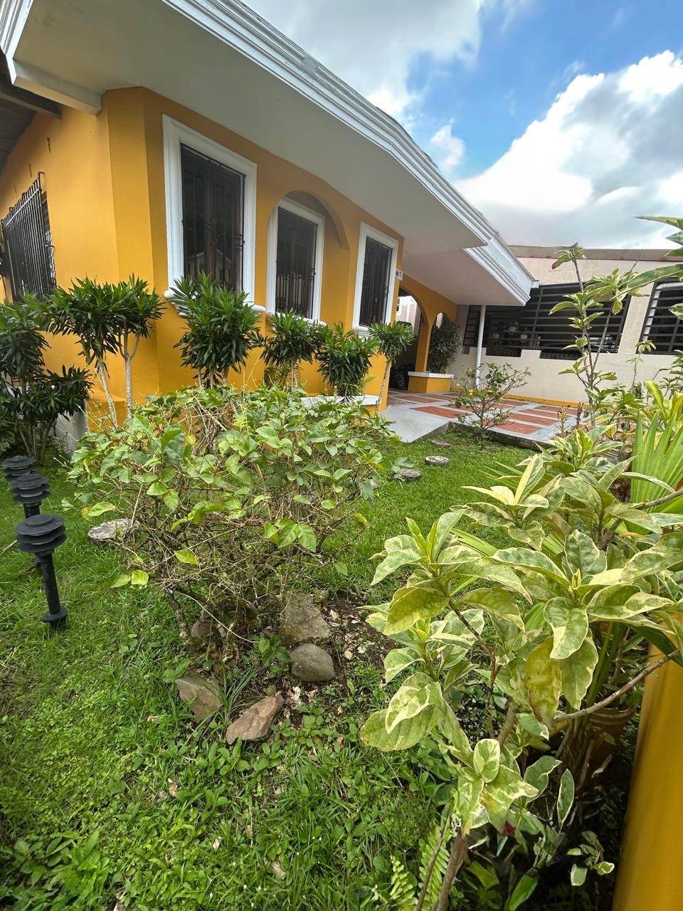 La Gloria - Residential