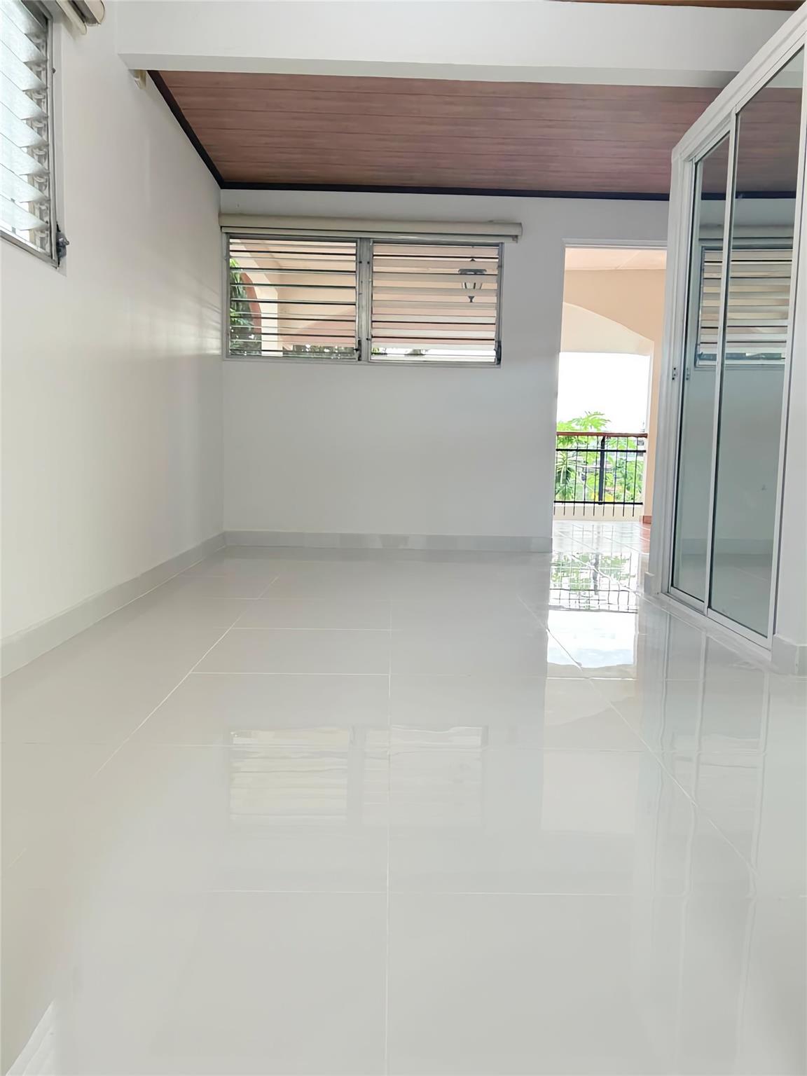 La Gloria - Residential