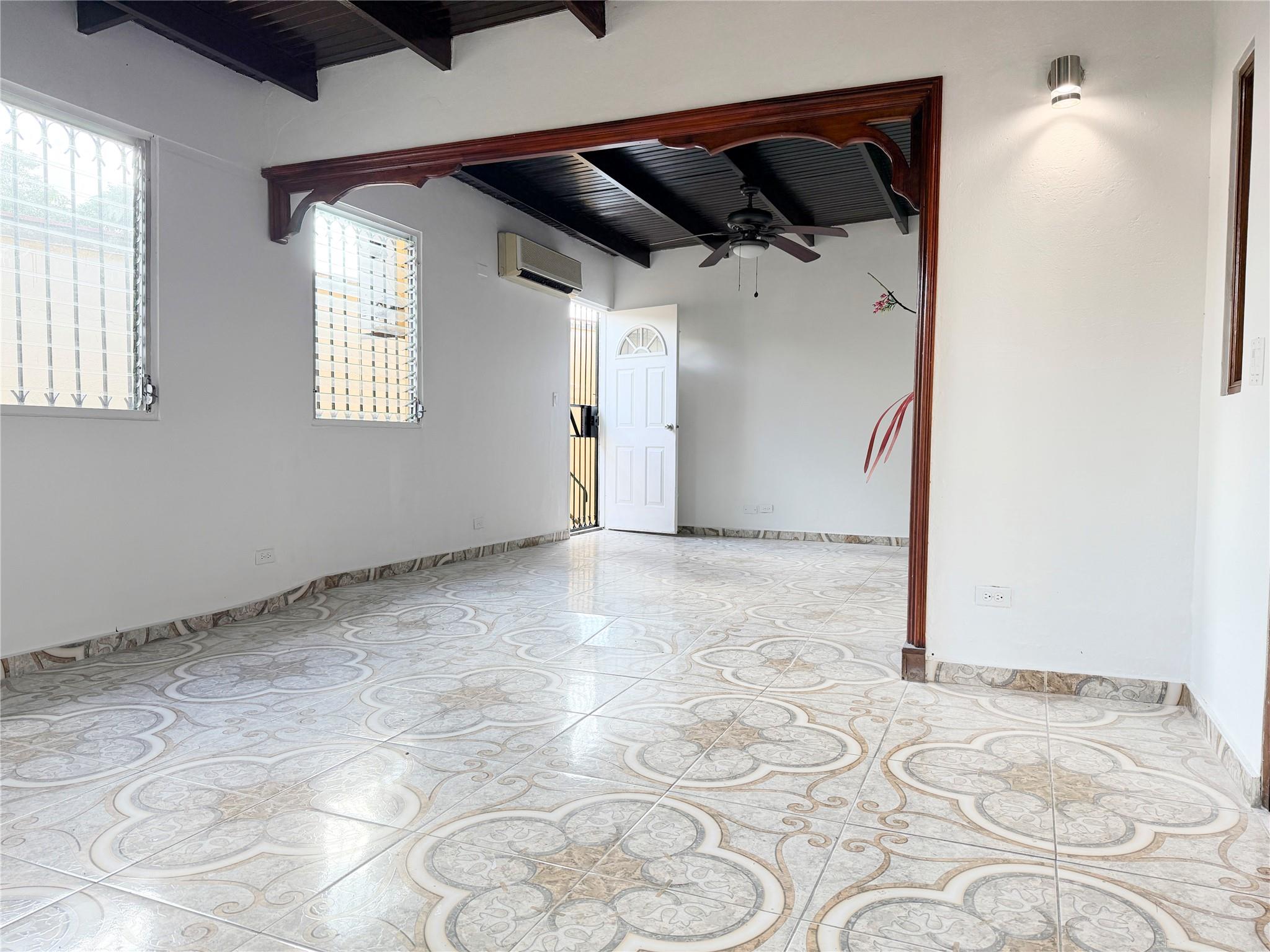 La Gloria - Residential