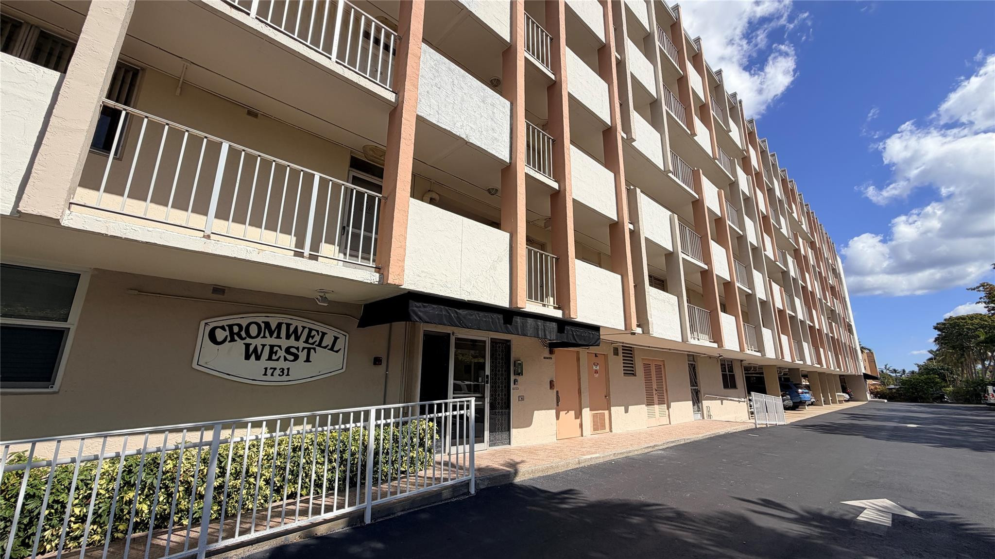CROMWELL WEST CONDO - Residential Lease