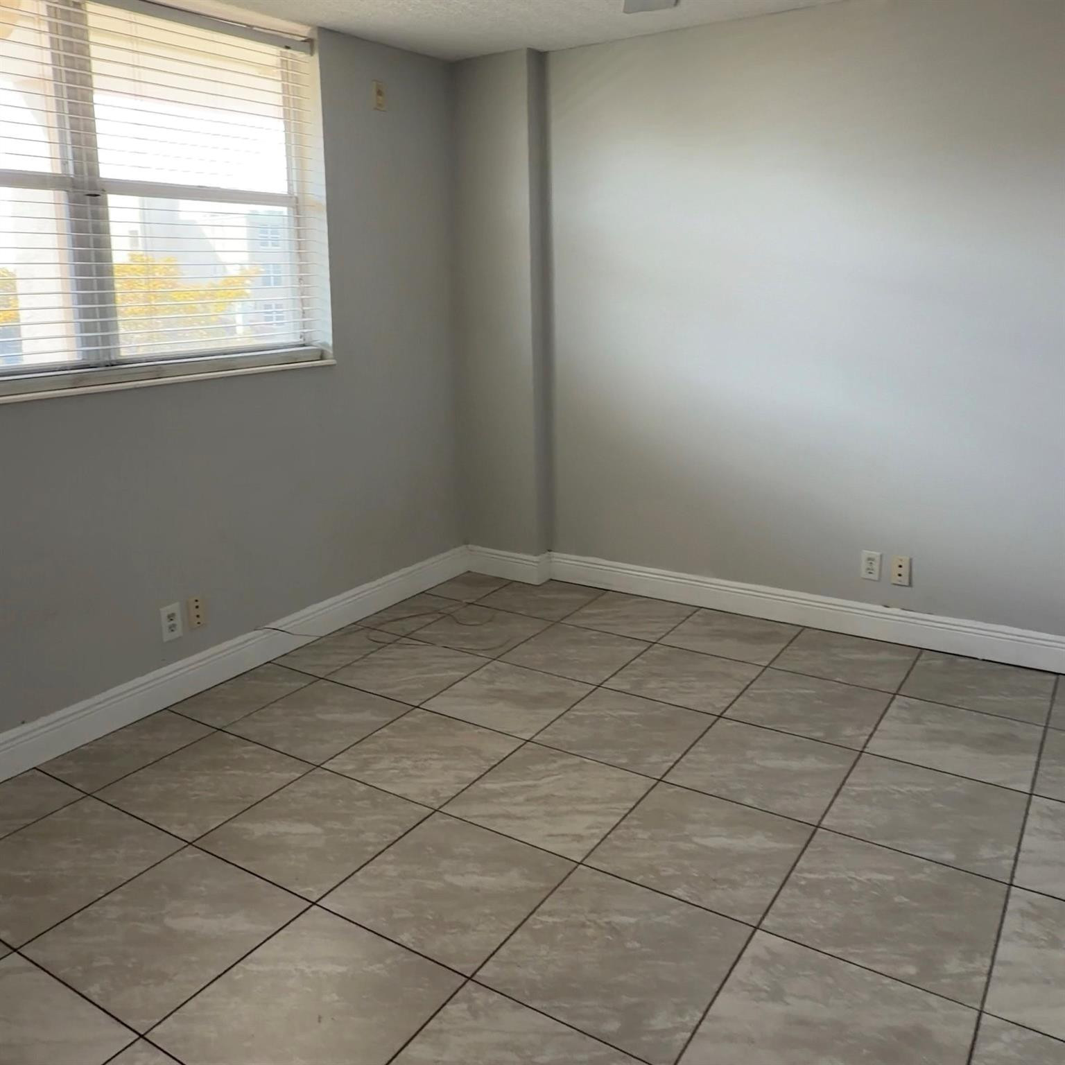 CROMWELL WEST CONDO - Residential Lease