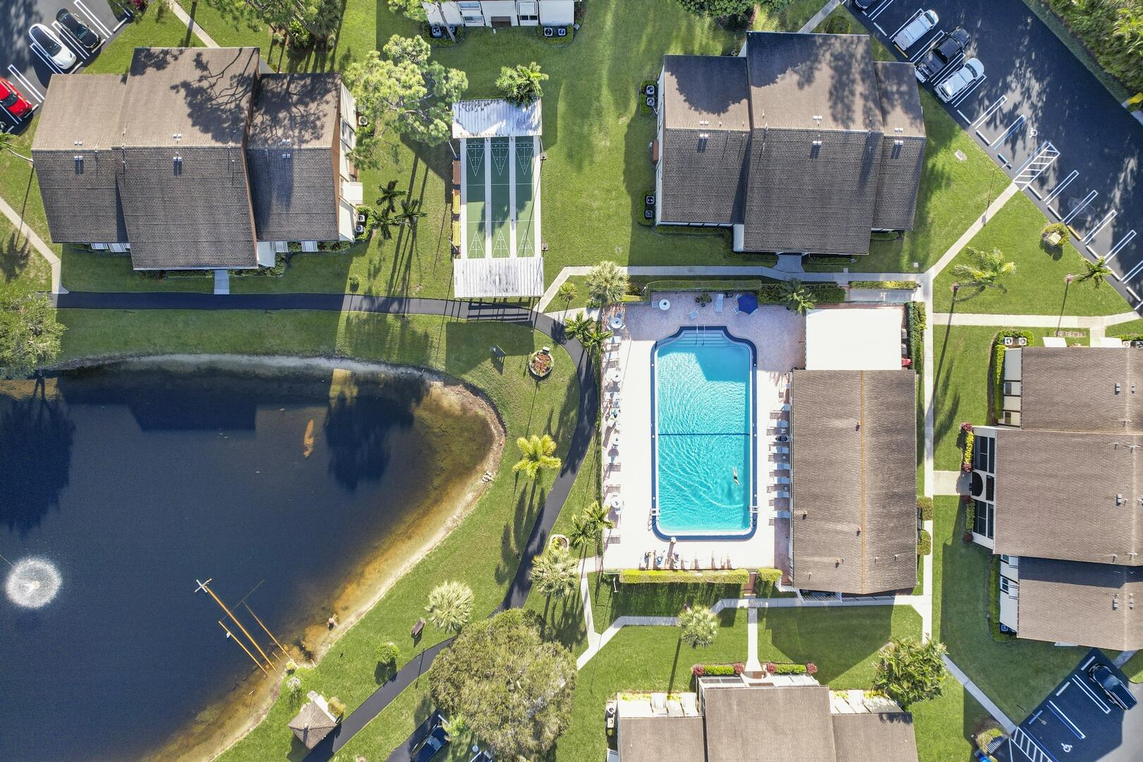 LA PINATA - Residential