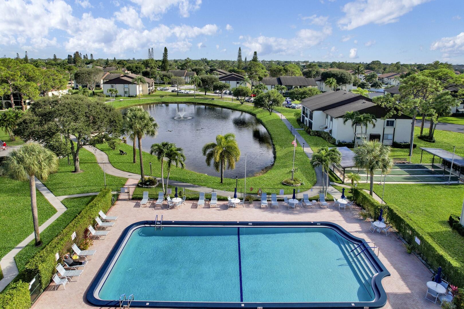 LA PINATA - Residential