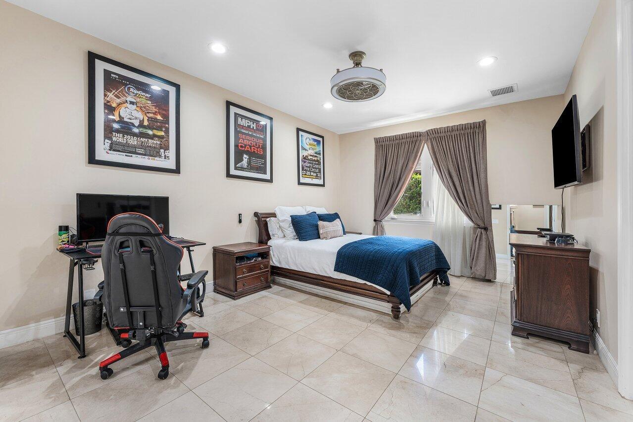 ST ANDREWS COUNTRY CLUB - Residential