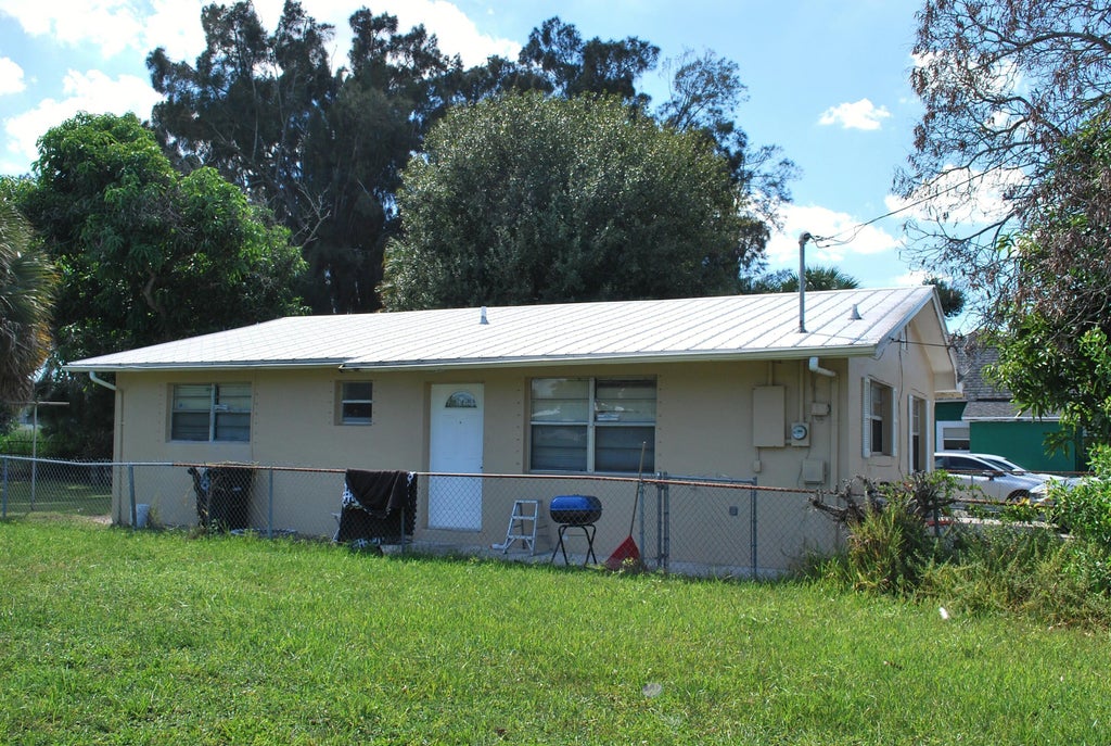 Photo of 1223 MCCRAY Court, Fort Pierce, FL 34950 (MLS # B26081965)