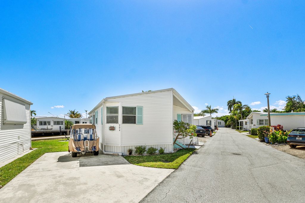 Photo of 204 Mallard U Drive #U, Briny Breezes, FL 33435 (MLS # B26022115)