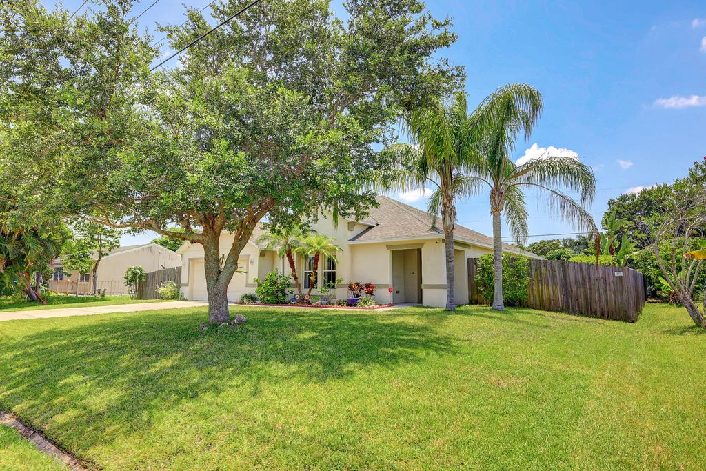 Photo of 2826 SE Melaleuca Boulevard Blvd, Port Saint Lucie, FL 34952 (MLS # R10812057)