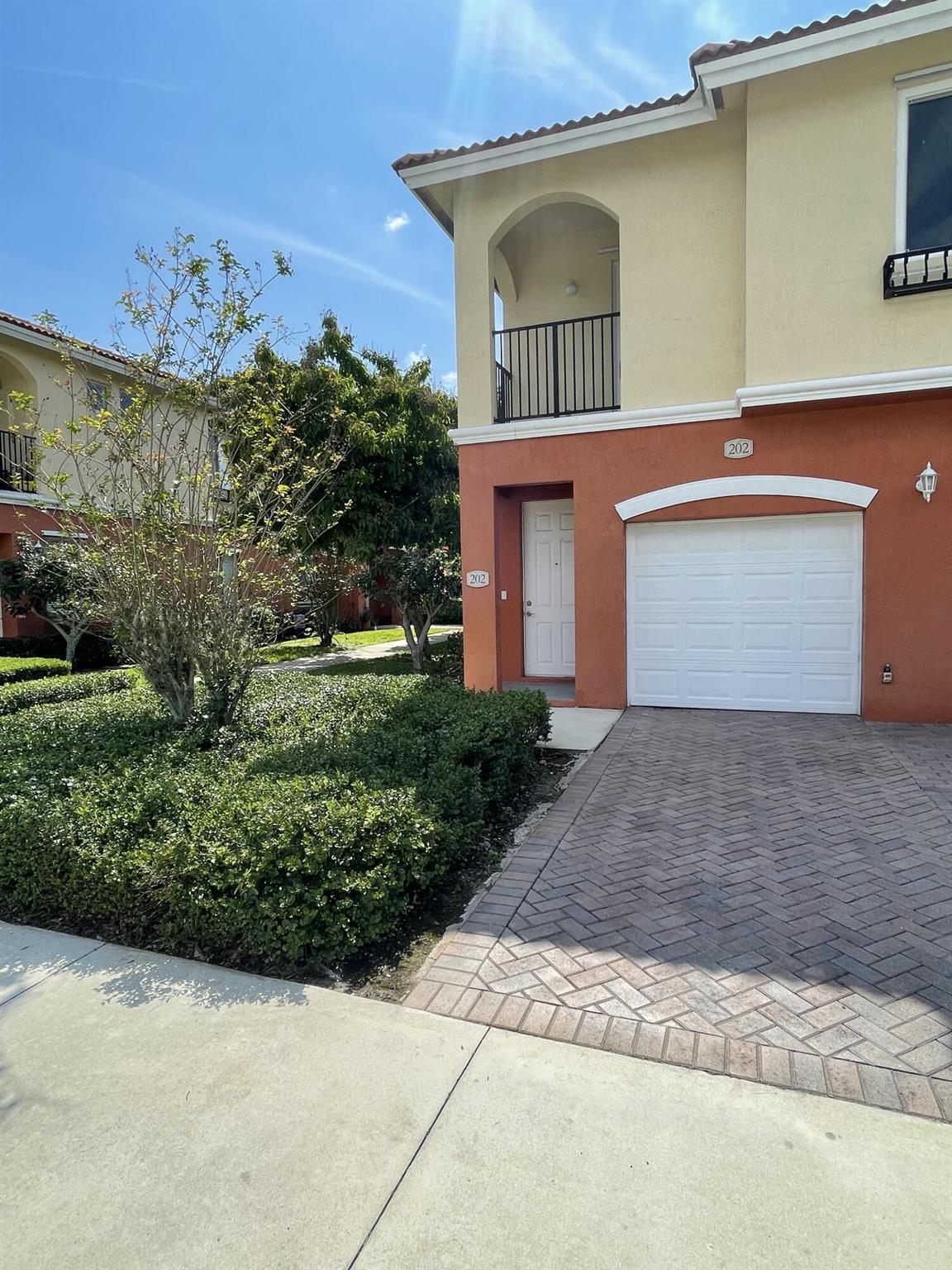 *Back on Market Due To Previous applicant canceling* Pristine 2 bedroom/2 bath/attached garage home in Beautiful Vila Bella, an upscale gated community in Stuart, centrally located in Stuart between Kanner Hwy & US 1 on Central Parkway. Close to downtown restaurants and shopping. Quality Kitchen with granite countertops and stainless steel appliances, carpet. Both floors are Concrete Block. Clubhouse, swimming pool, playground, Picnic area. Up to 2 Pets, aggressive/dangerous breeds not allowed
