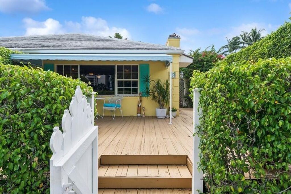 Photo of 127 Macfarlane Drive, Delray Beach, FL 33483 (MLS # R11110446)