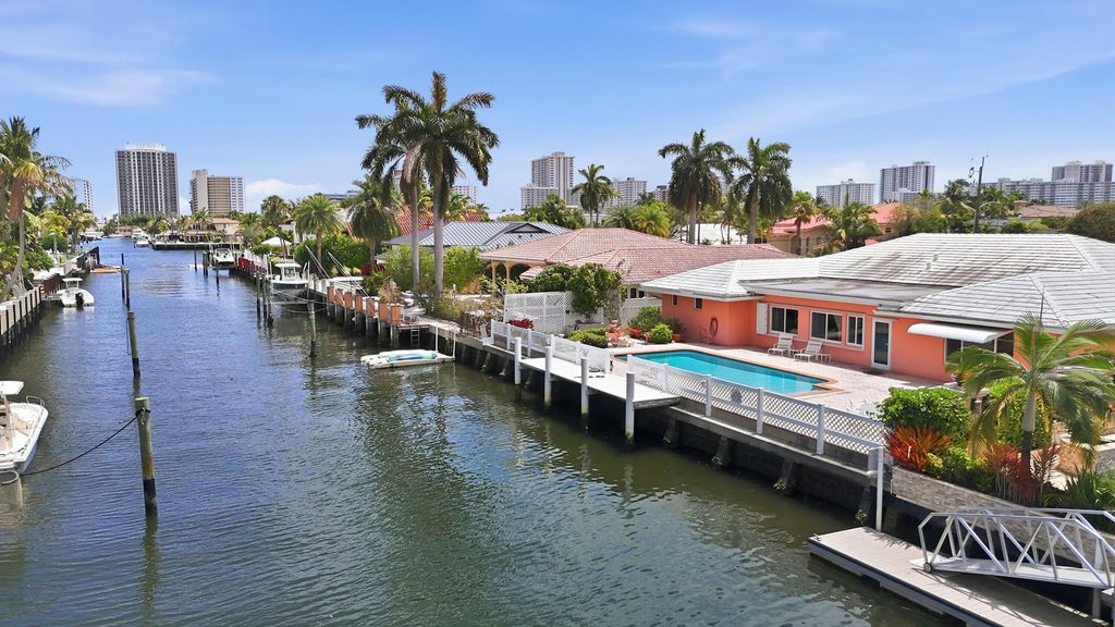 Photo of 3021 NE 40th Court, Fort Lauderdale, FL 33308 (MLS # B26022259)