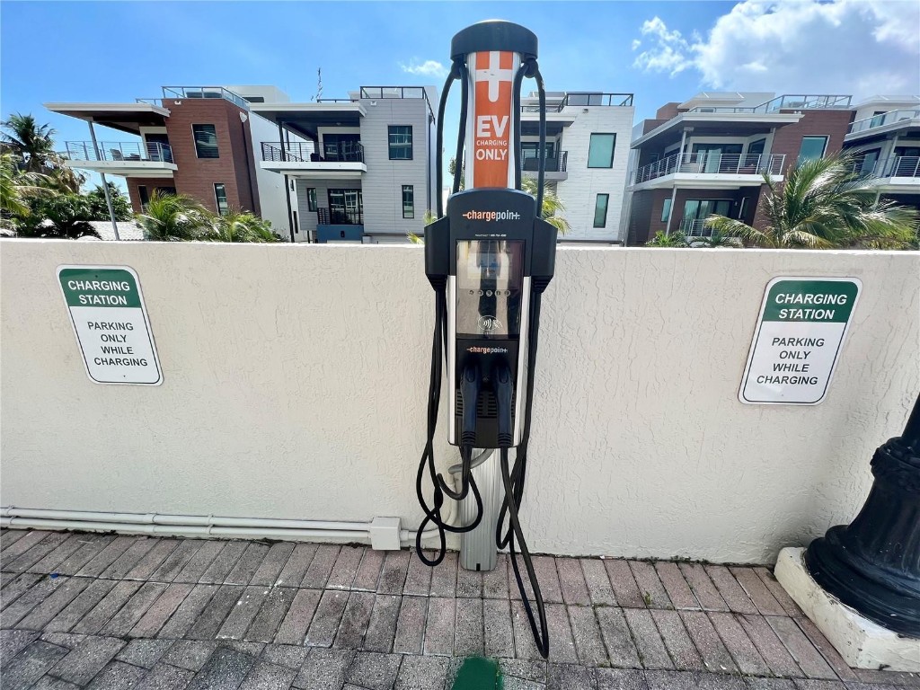 RENAISSANCE ON THE OCEAN - Residential Lease