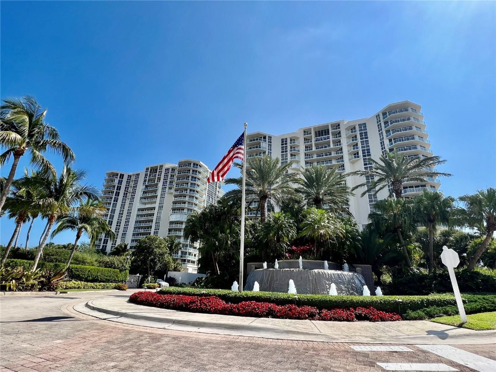 RENAISSANCE ON THE OCEAN - Residential Lease