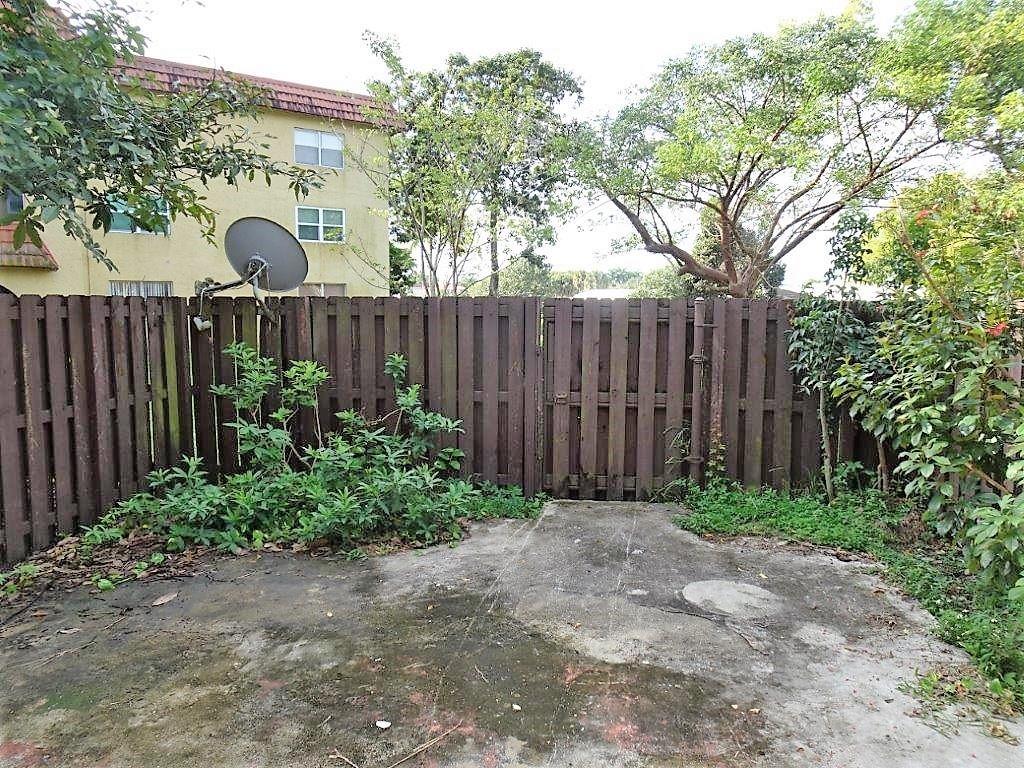 La Placida Condo - Residential