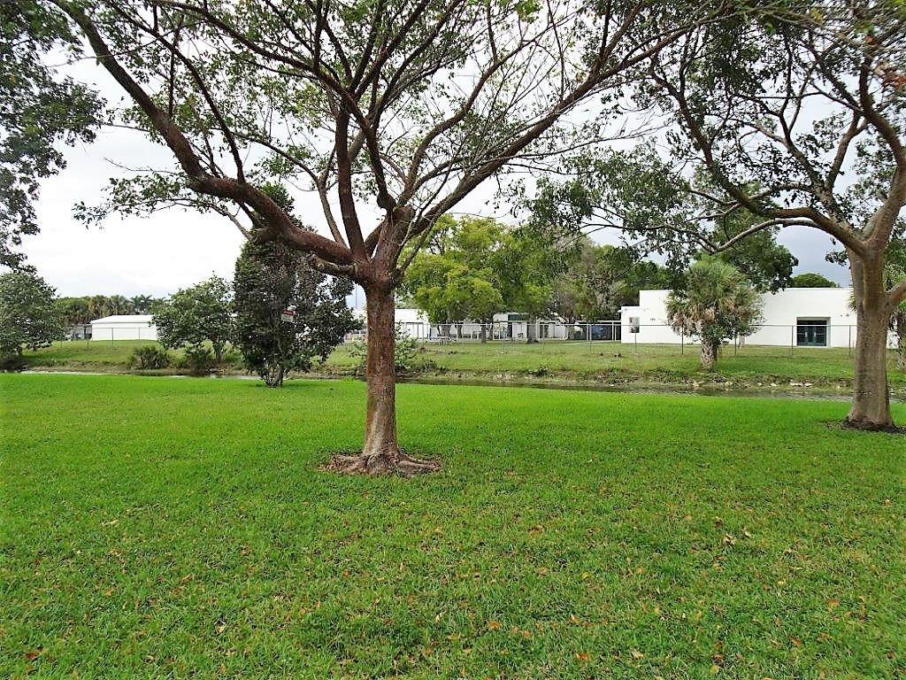 La Placida Condo - Residential