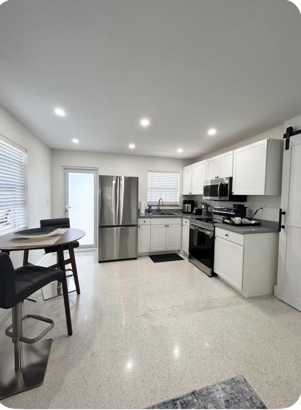 LAUDERDALE PARK 6-33 1/2 - Residential Income