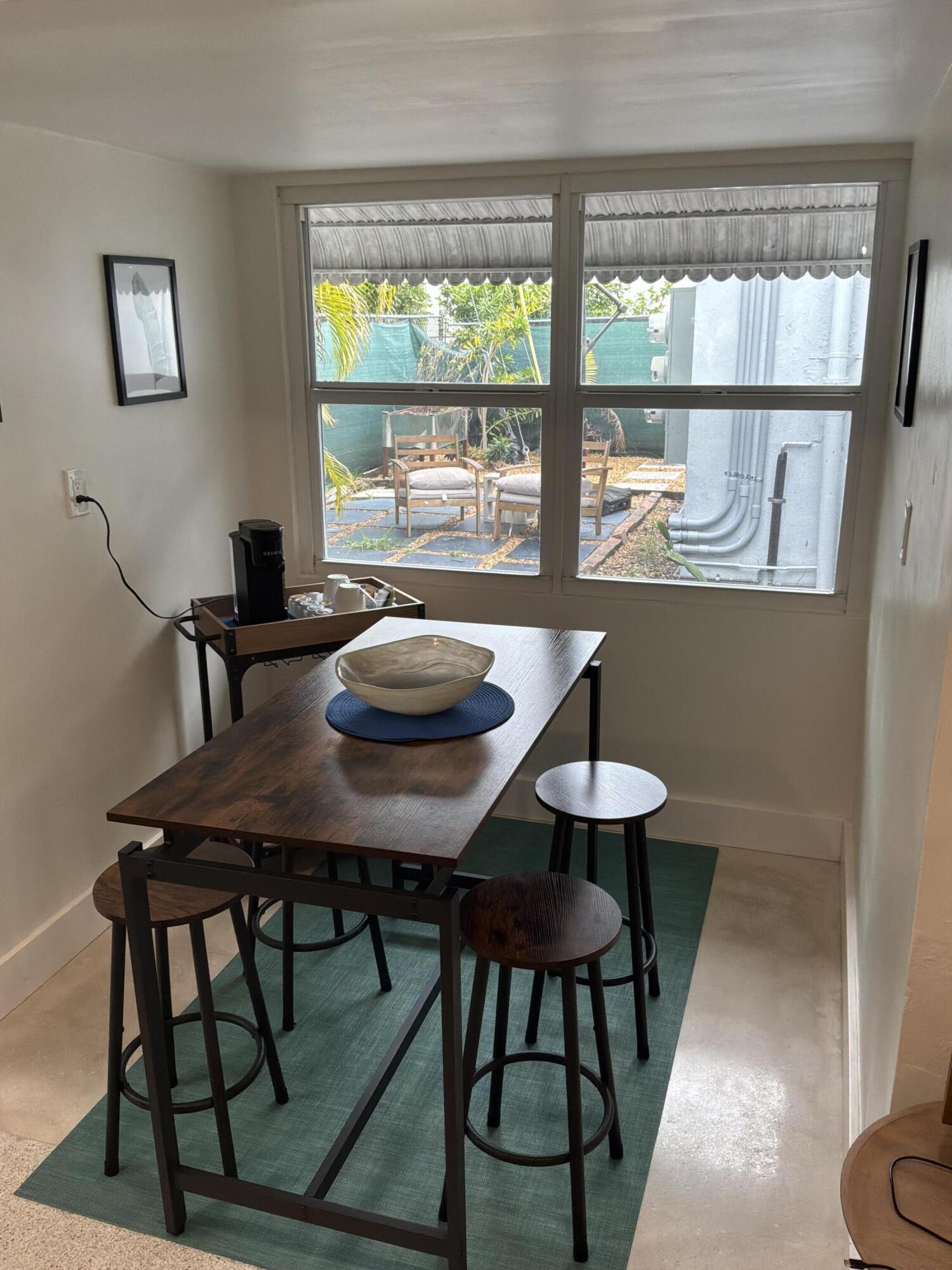 LAUDERDALE PARK 6-33 1/2 - Residential Income