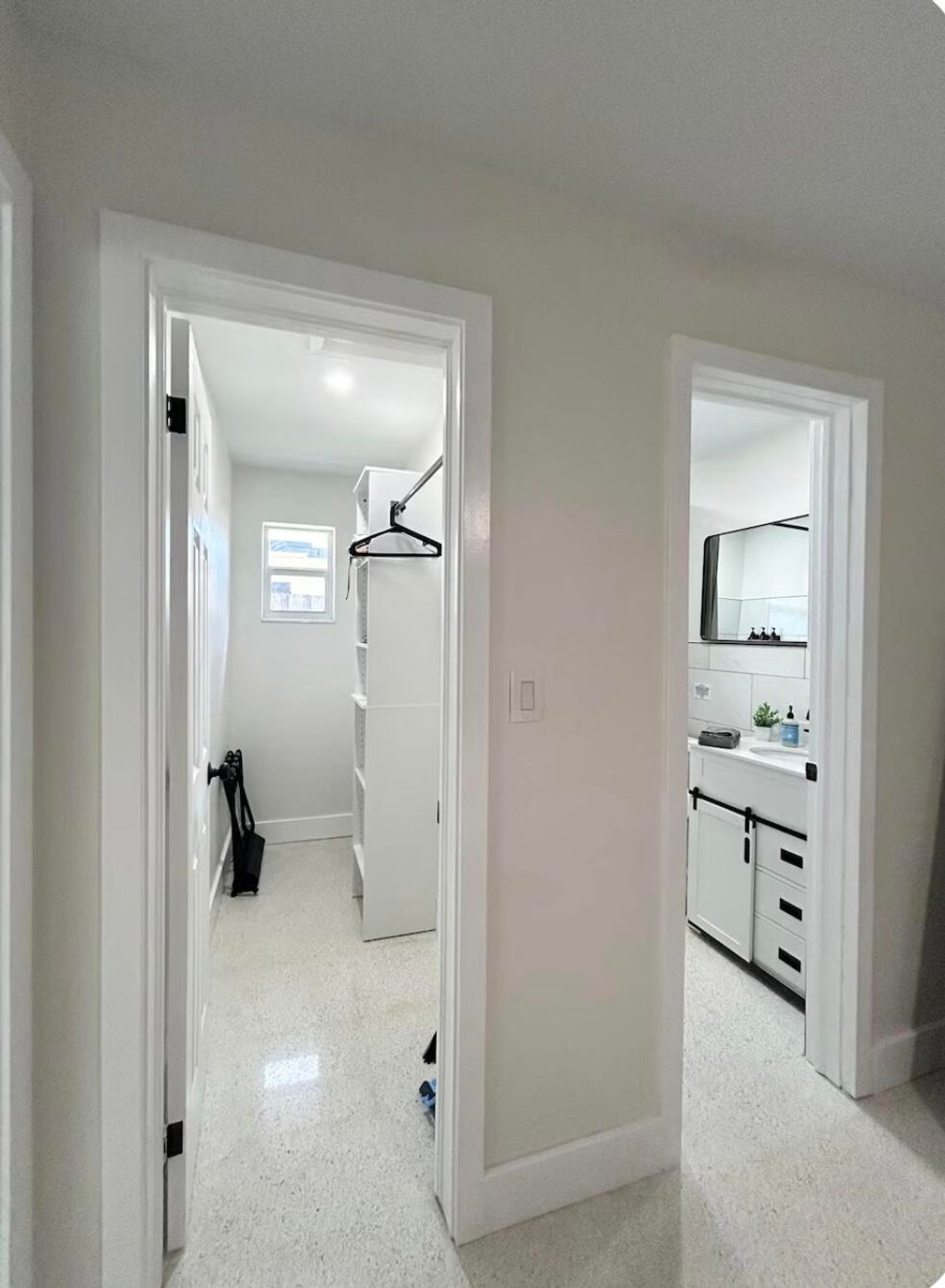 Photo of 1516 N Dixie Highway #1-2, Fort Lauderdale, FL 33304 (MLS # B26007188)