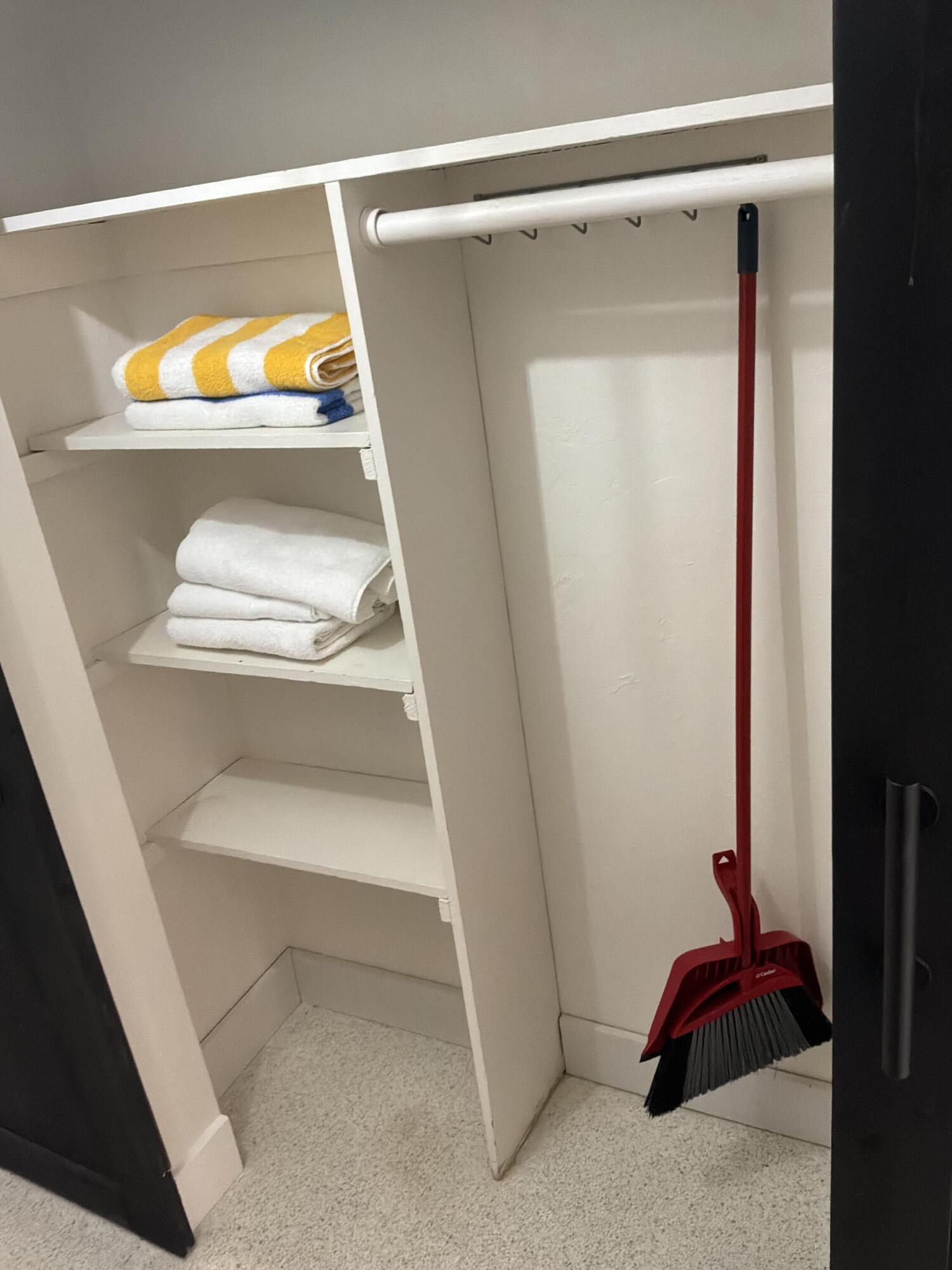 LAUDERDALE PARK 6-33 1/2 - Residential Income