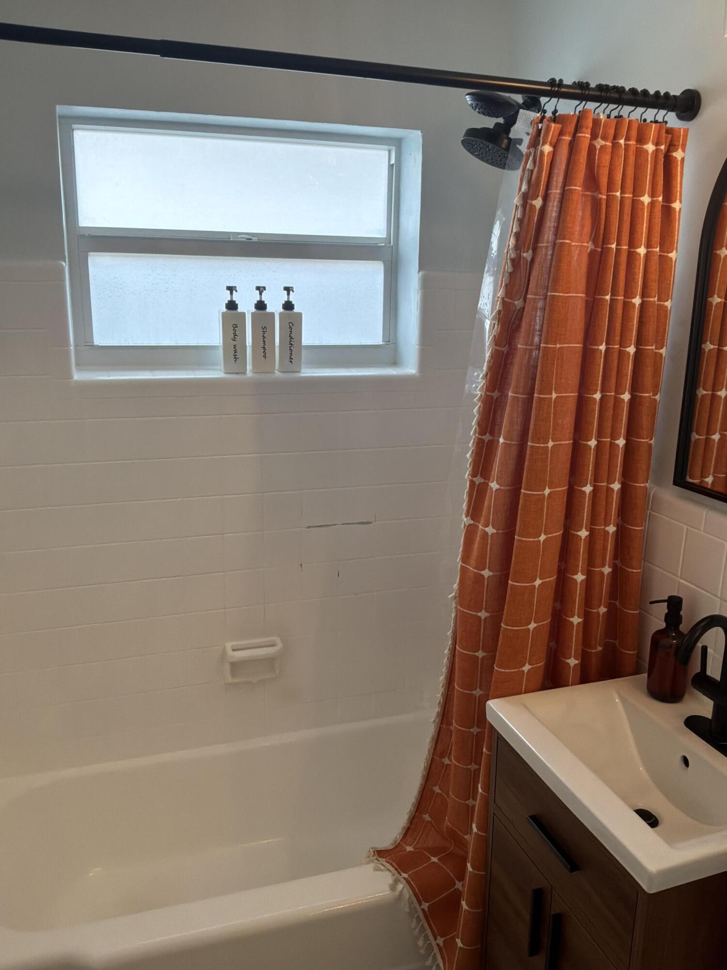 LAUDERDALE PARK 6-33 1/2 - Residential Income