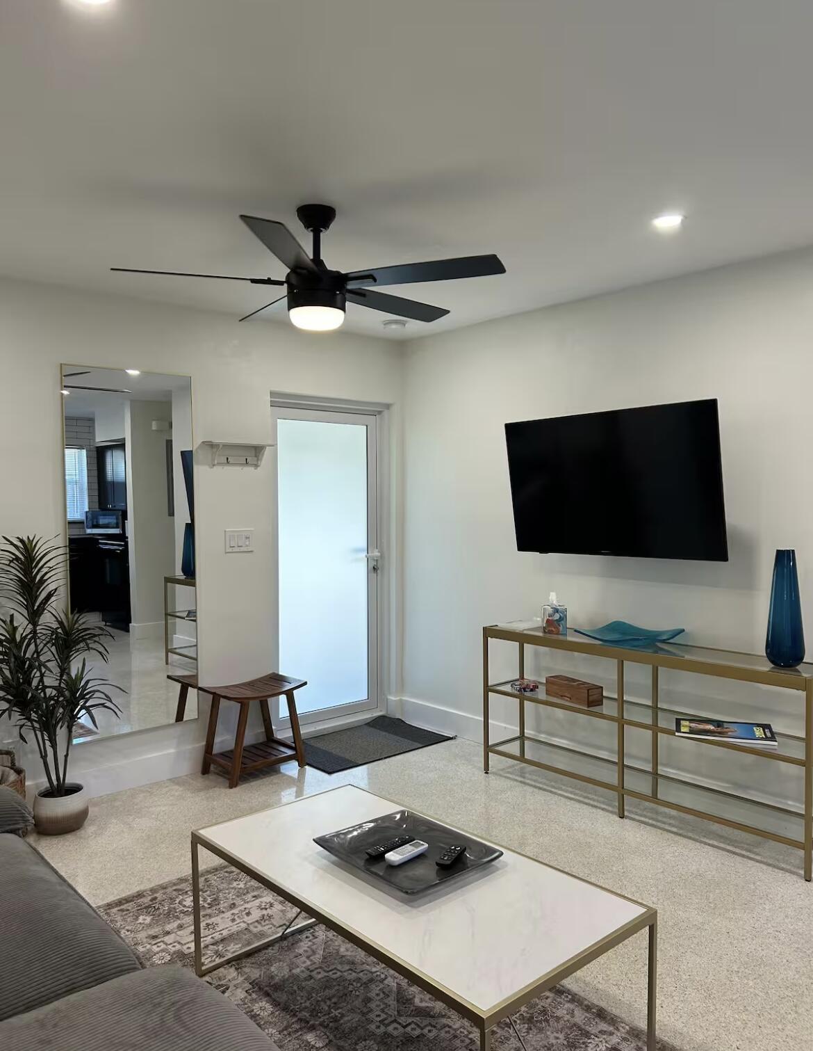 LAUDERDALE PARK 6-33 1/2 - Residential Income