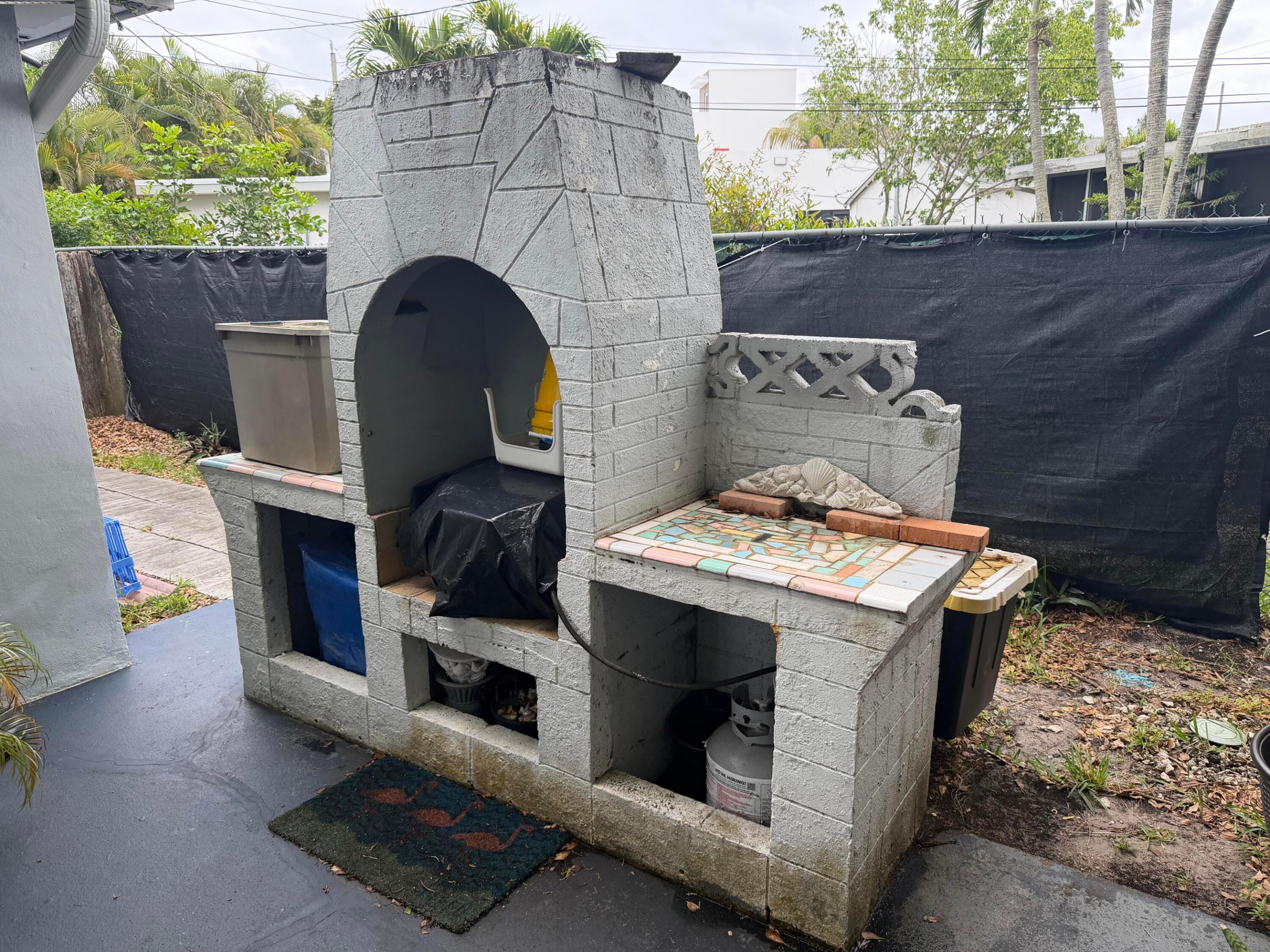 LAUDERDALE PARK 6-33 1/2 - Residential Income