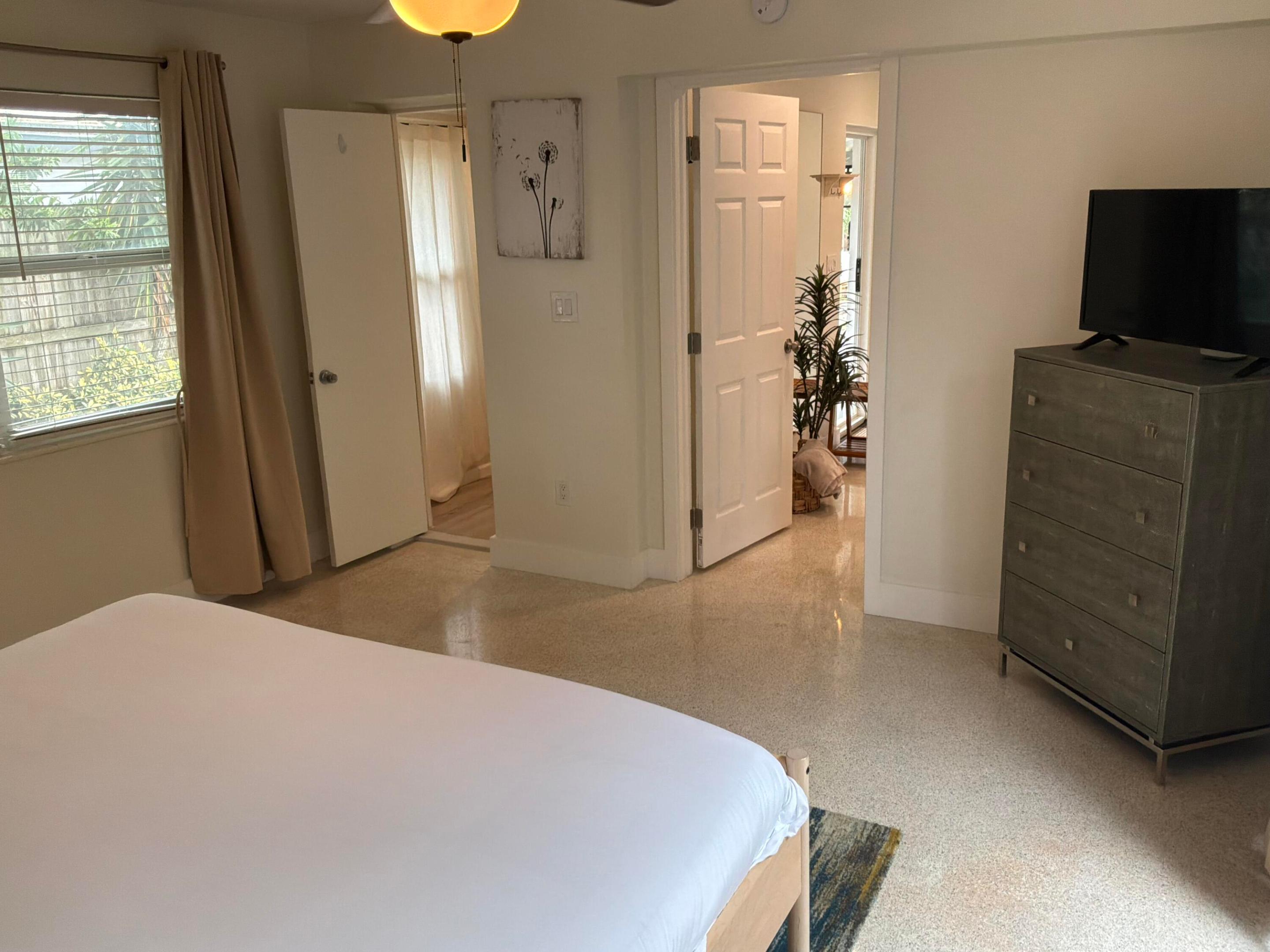 LAUDERDALE PARK 6-33 1/2 - Residential Income