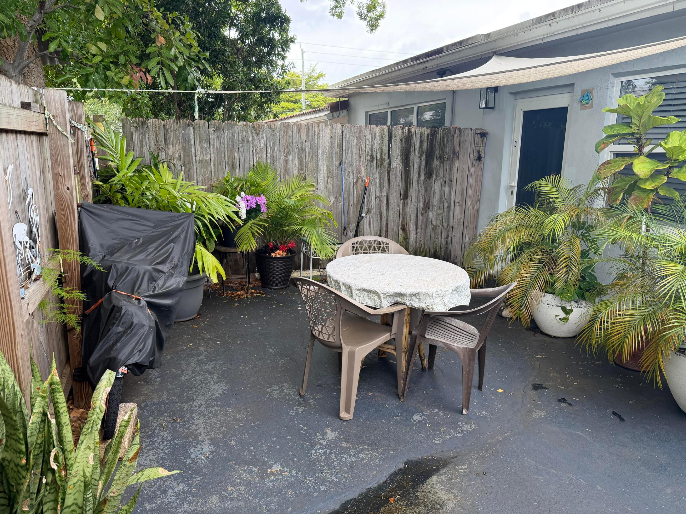 LAUDERDALE PARK 6-33 1/2 - Residential Income