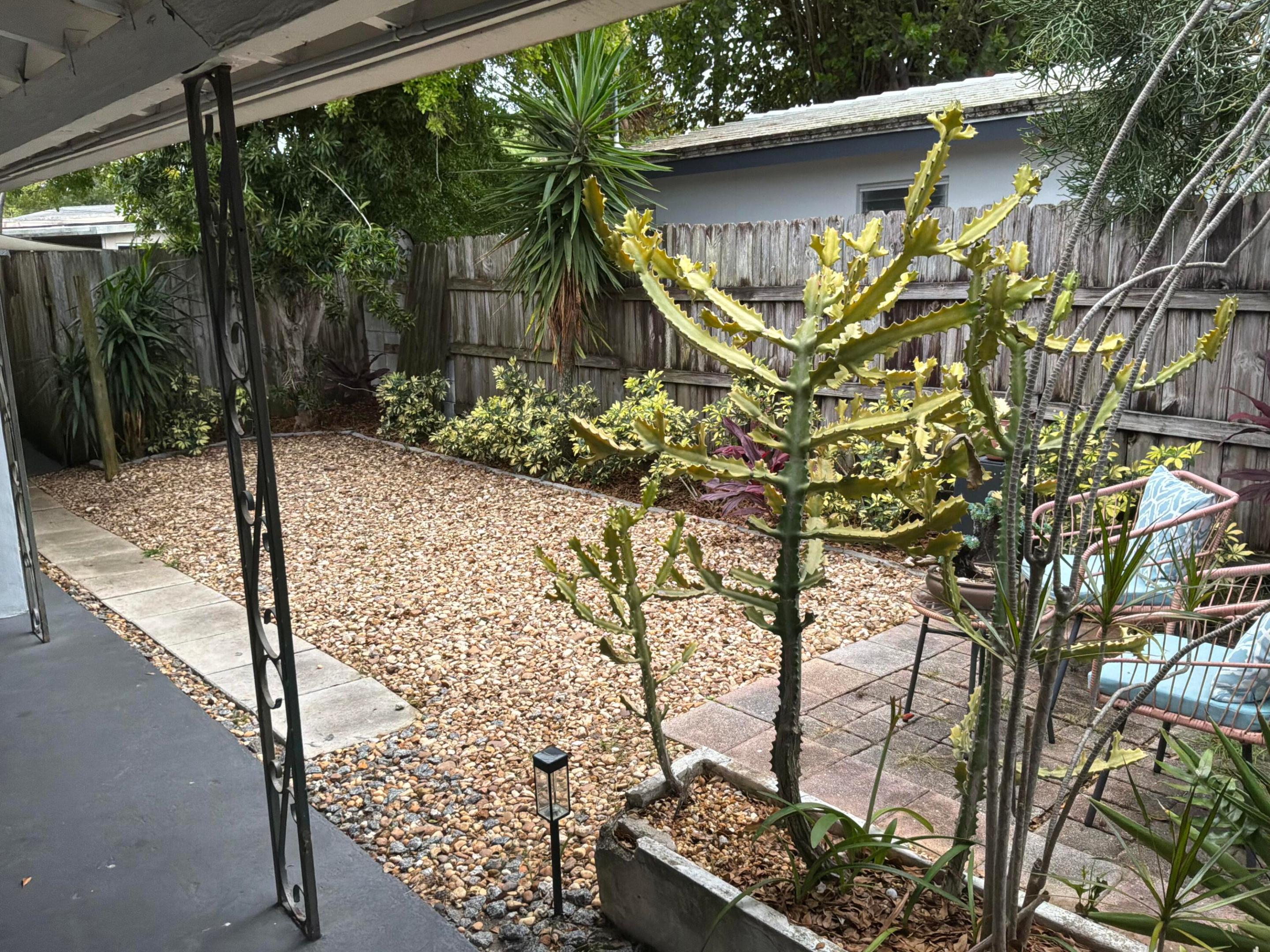 LAUDERDALE PARK 6-33 1/2 - Residential Income