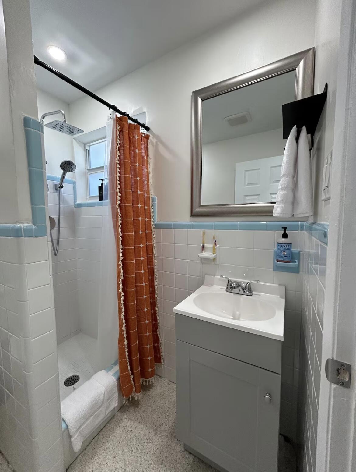 LAUDERDALE PARK 6-33 1/2 - Residential Income