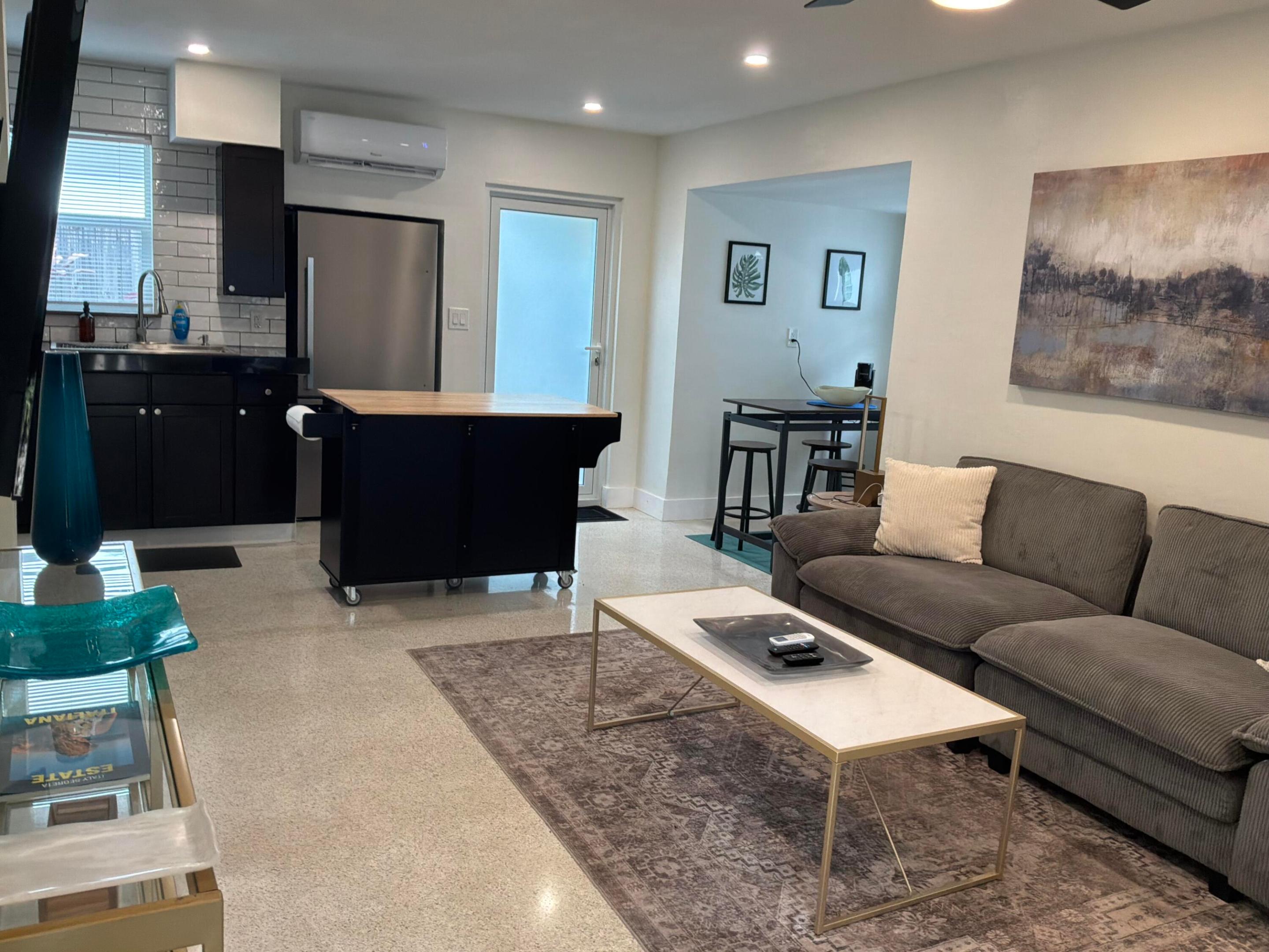 LAUDERDALE PARK 6-33 1/2 - Residential Income