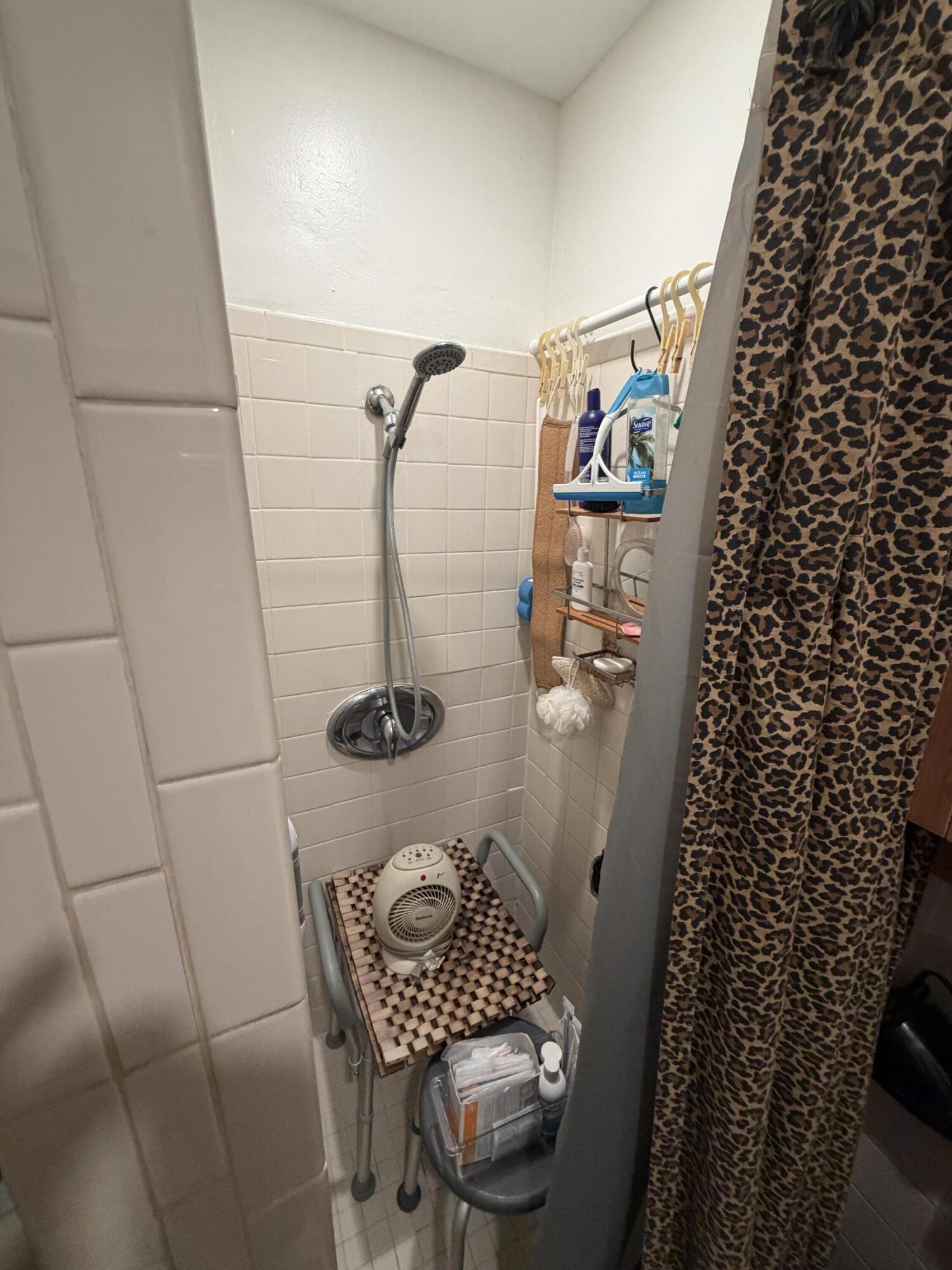 LAUDERDALE PARK 6-33 1/2 - Residential Income