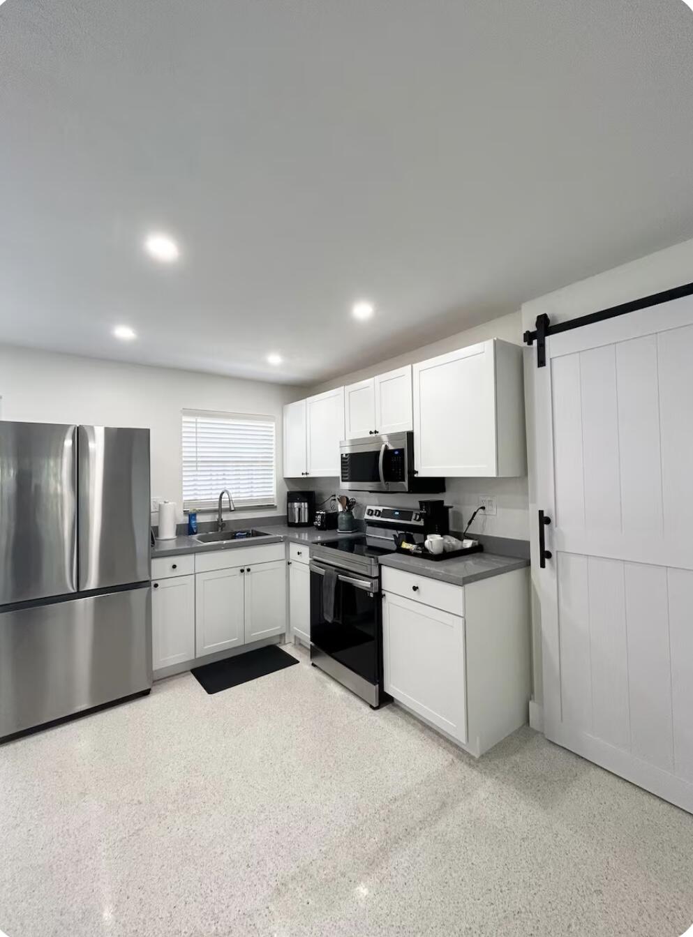 LAUDERDALE PARK 6-33 1/2 - Residential Income