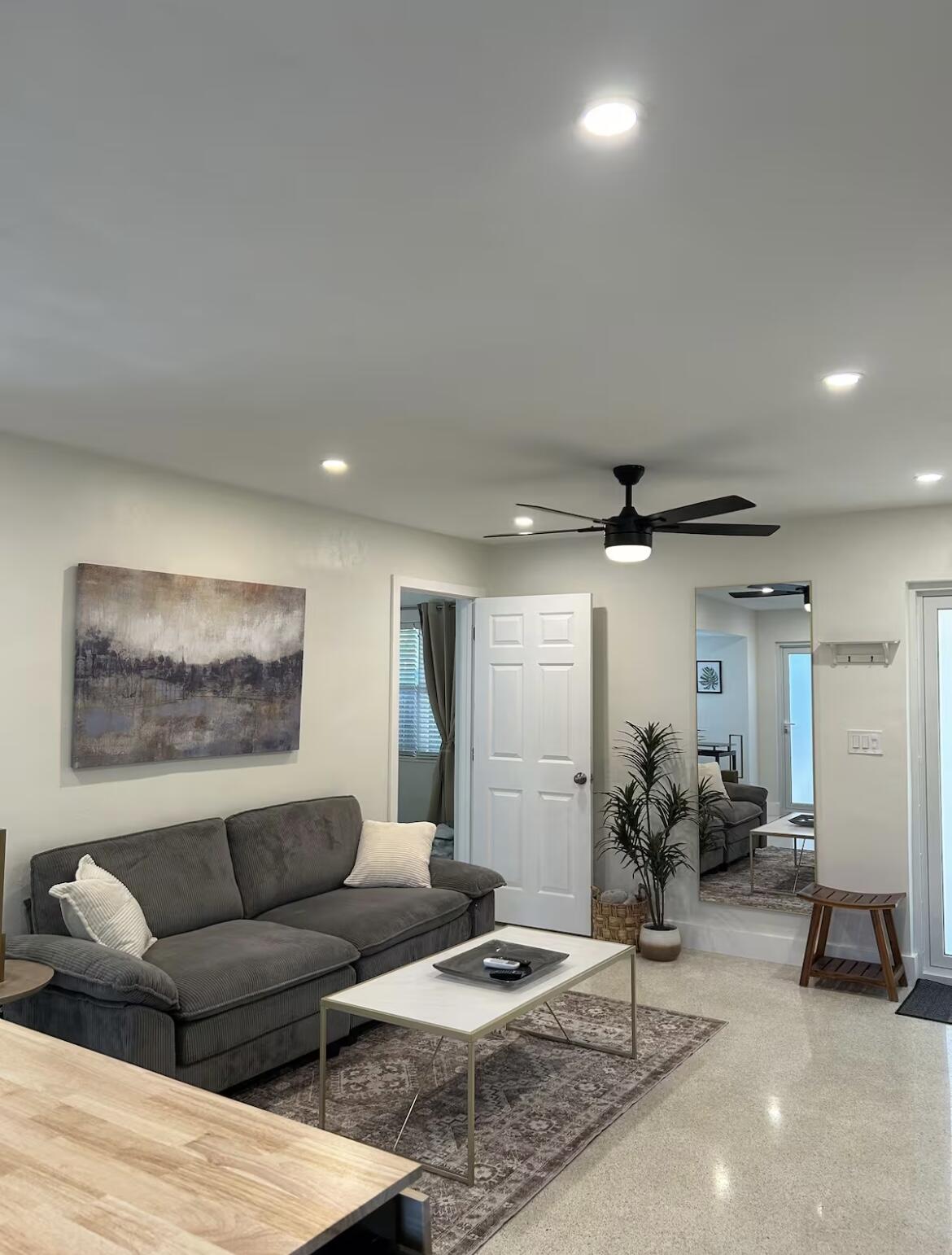 LAUDERDALE PARK 6-33 1/2 - Residential Income