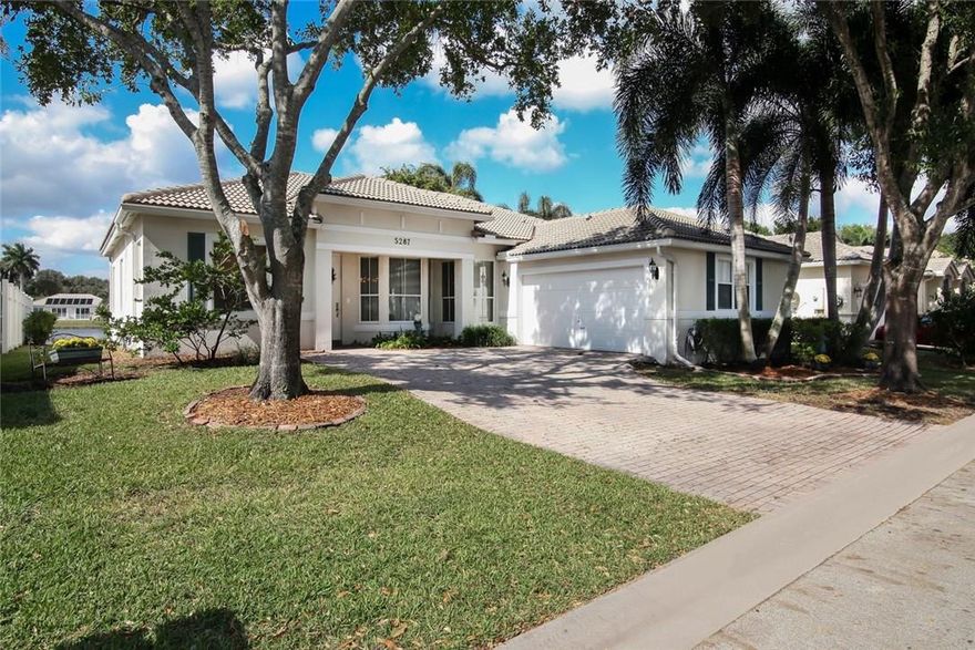 Rare Direct Waterfront 1 level home on the wide lake. Privacy fence on both sides to enjoy your sunsets from your patio. Split Floor plan w/ 10 ft ceilings, Renovated Open Kitchen w/Granite, Stainless Steel, Wood Cabinets/Wine Cooler/Breakfast area.  Large master bath w/ dual vanities. Hurricane Shutters. 24-hr manned Guard gated Community, tennis courts, basketball courts, low maintenance. Local City of Hollywood Dog Park  Inspection done.  Home Warranty Included. FHA/VA ok