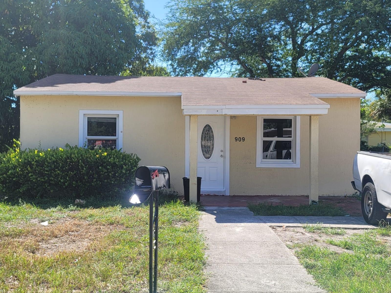 Nice house with 2 bedrooms and 1 bath, centrally located near all major highways. Available for occupancy 11/1/2025. Features a nice backyard and a long driveway, with no restrictions and no association.