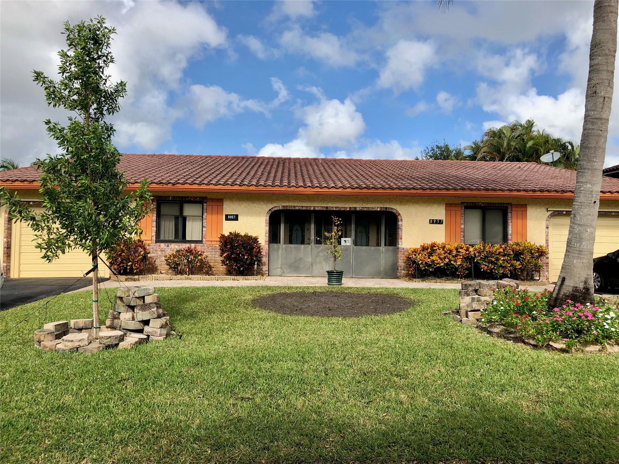 3/2 Newly Painted, upgraded kitchen counter tops, bathroom vanity in a prime location near down town Coral Springs. Close to Sawgrass Express Way and Turnpike quick approval process with the right tenant.