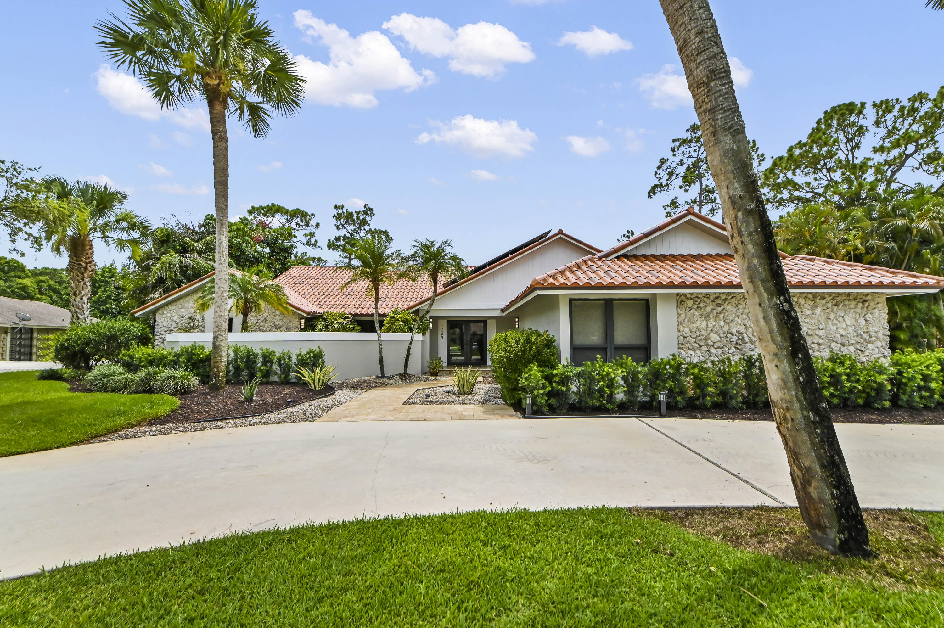 13067 Doubletree Circle