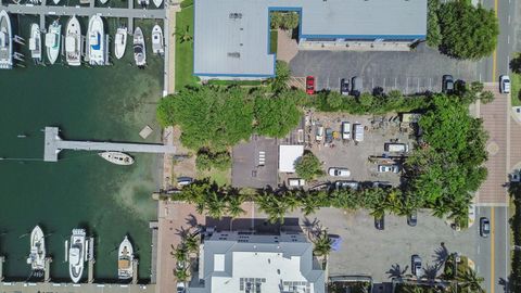 206 Lake Drive Palm Beach Shores FL 33404