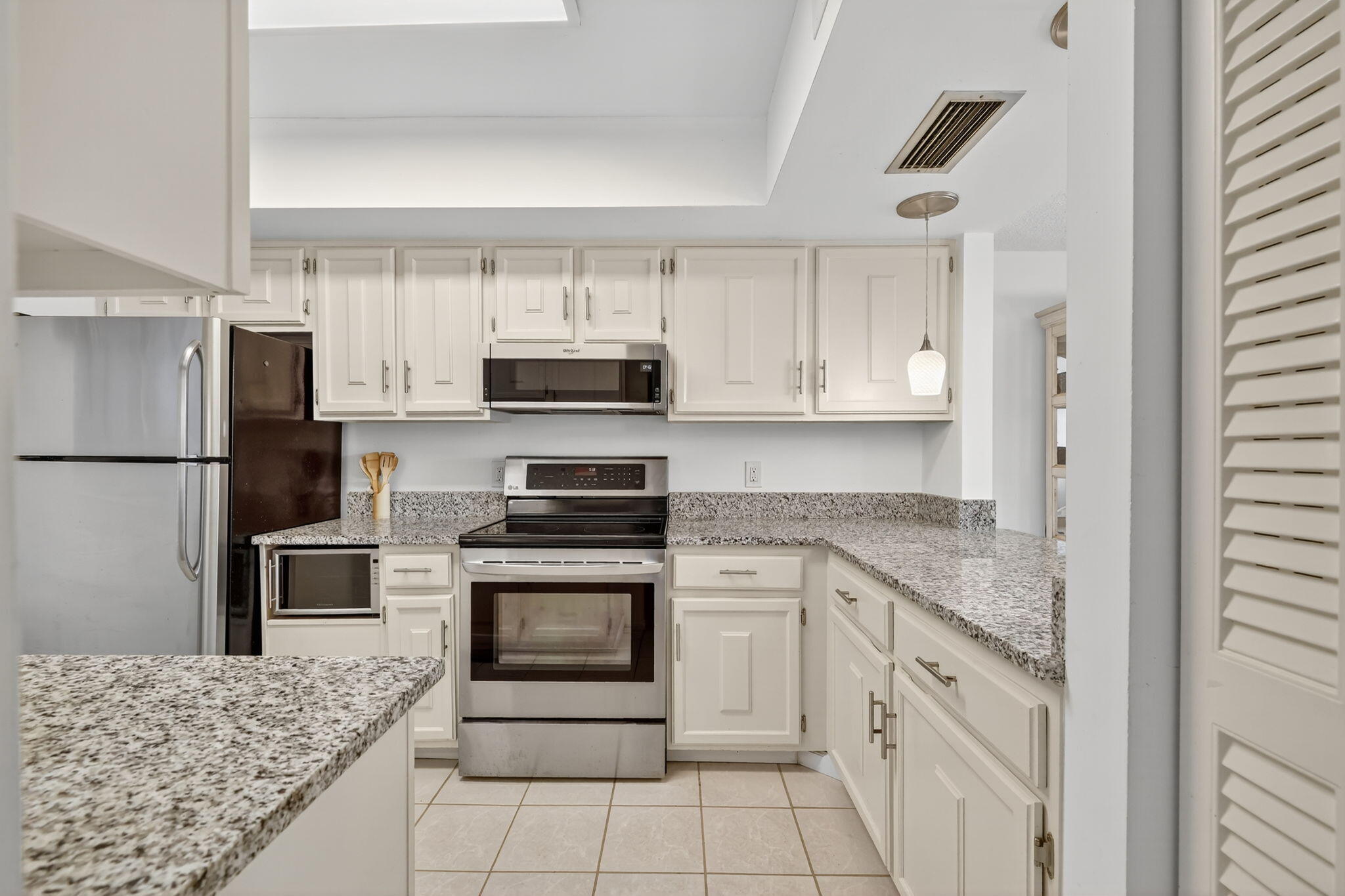 BEACHTREE II CLUSTER, A CONDOMINIUM - Residential