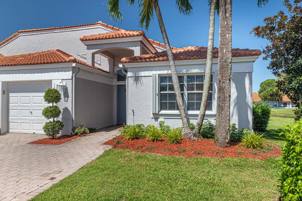 Photo of 15305 SUMMER LAKE Drive, Delray Beach, FL 33446 (MLS # B26065843)