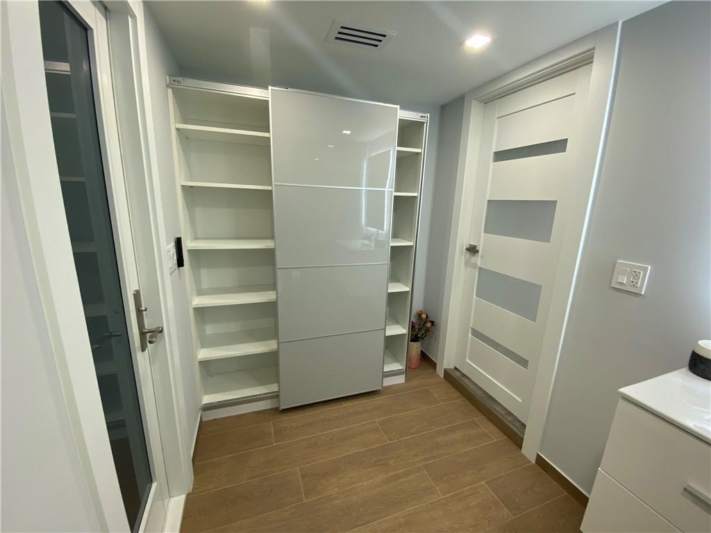 NORWOOD 39-21 B - Residential