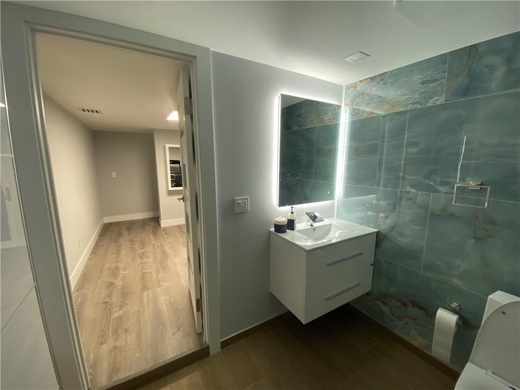 NORWOOD 39-21 B - Residential