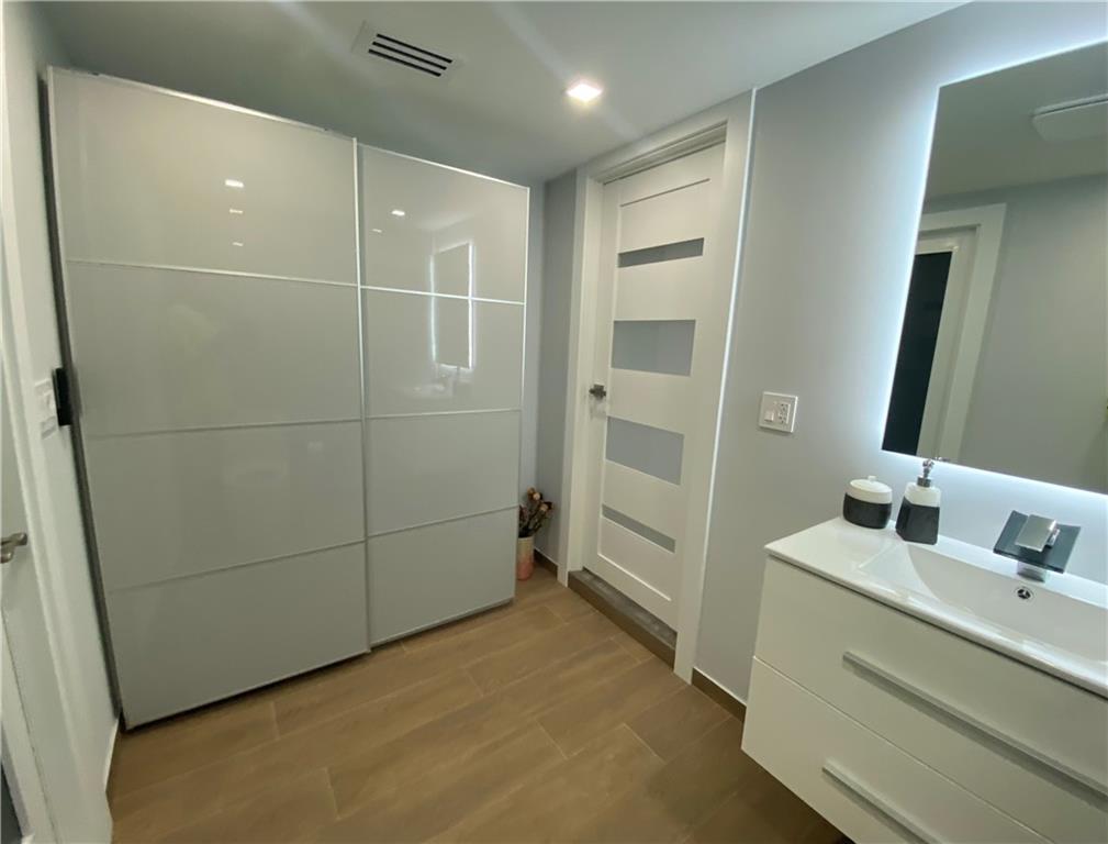 NORWOOD 39-21 B - Residential