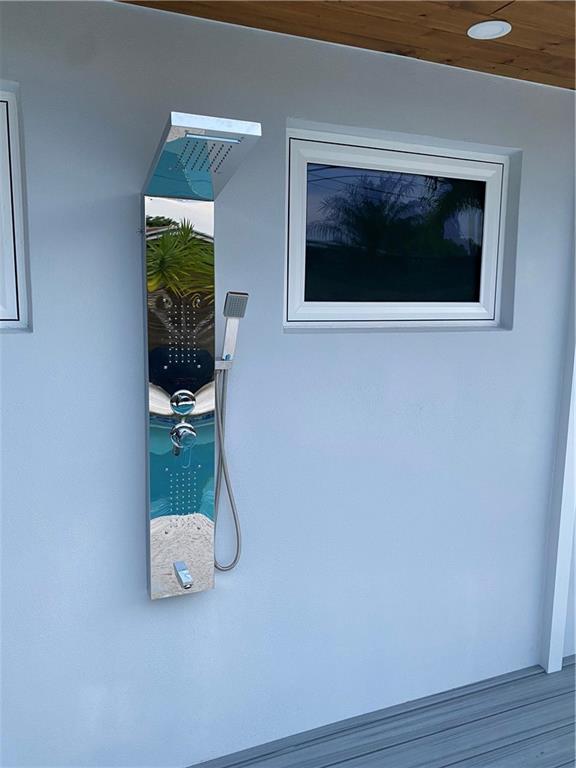 NORWOOD 39-21 B - Residential