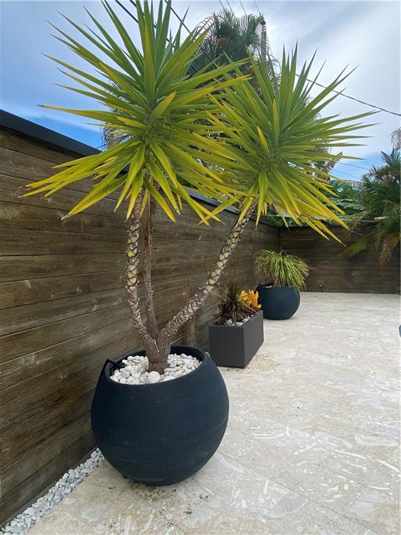 NORWOOD 39-21 B - Residential